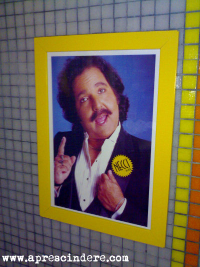 Ron Jeremy nella toilette del bar Necci